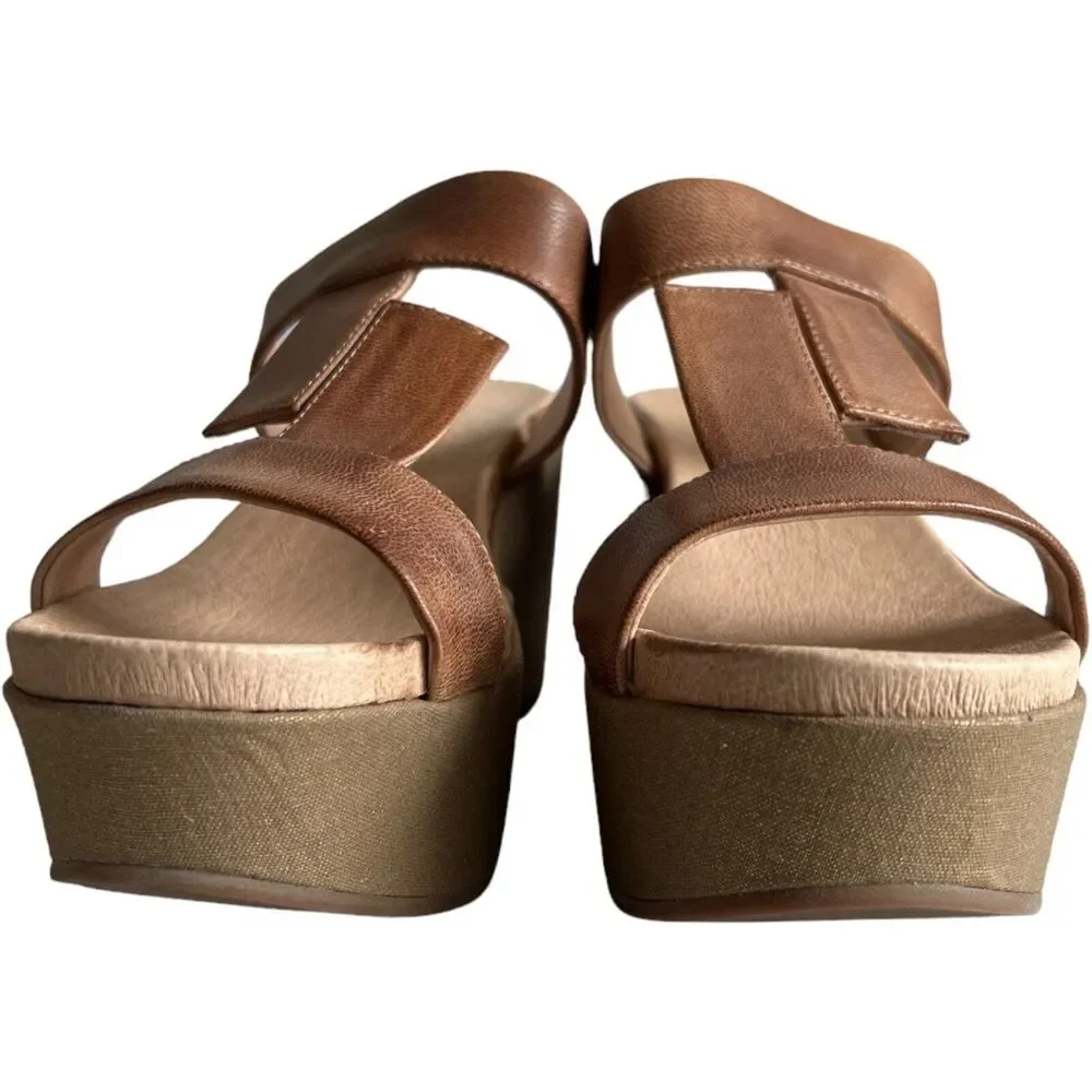 Antelope Brown Rectangle-Front Karas Leather Sandals, 37/US7